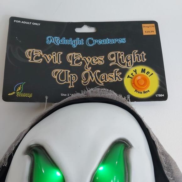 Vtg Evil Eyes Light Up Skull Horror Mask Halloween Tested Batteries Needed - Picture 3 of 5